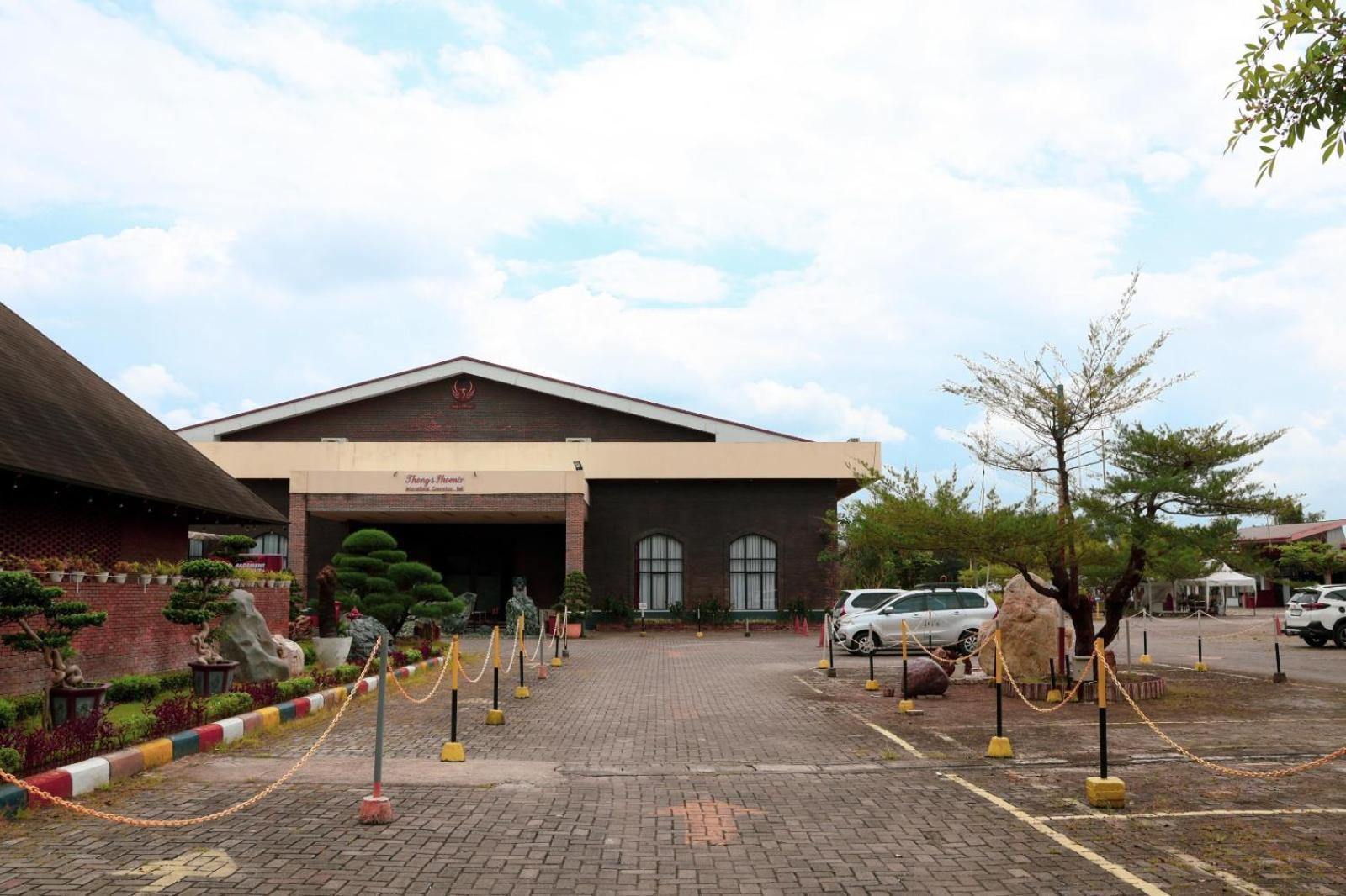 Thong's Inn Hotel Kualanamu Medan Bagian luar foto