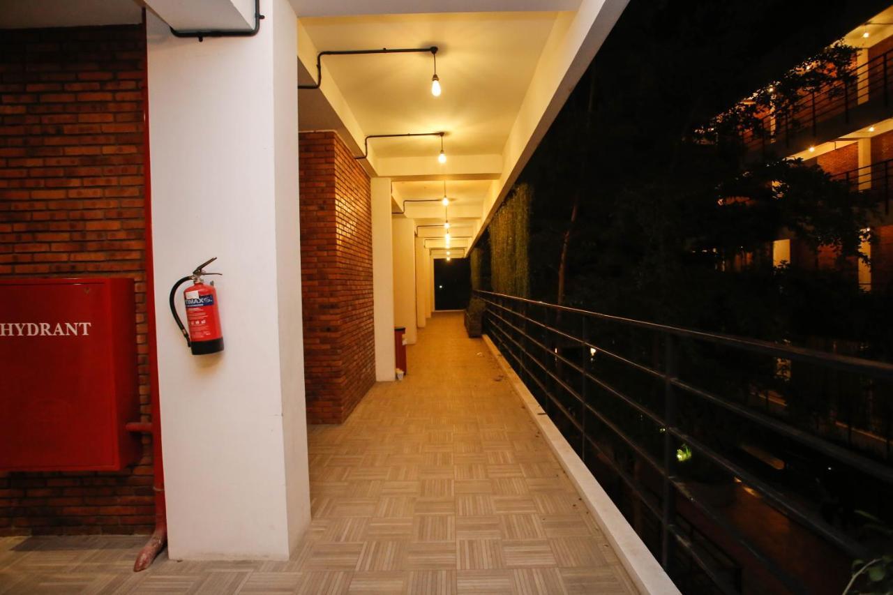 Thong's Inn Hotel Kualanamu Medan Bagian luar foto